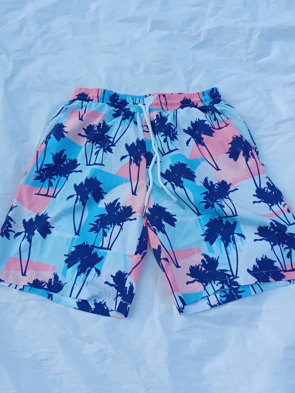 Men's Tropical Outdoor Wear Short. NWOT Size M